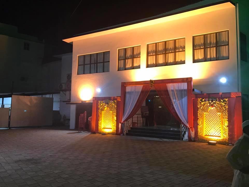 Royale Inn Vapi Exterior foto
