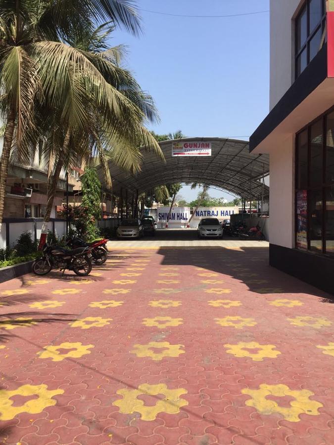Royale Inn Vapi Exterior foto